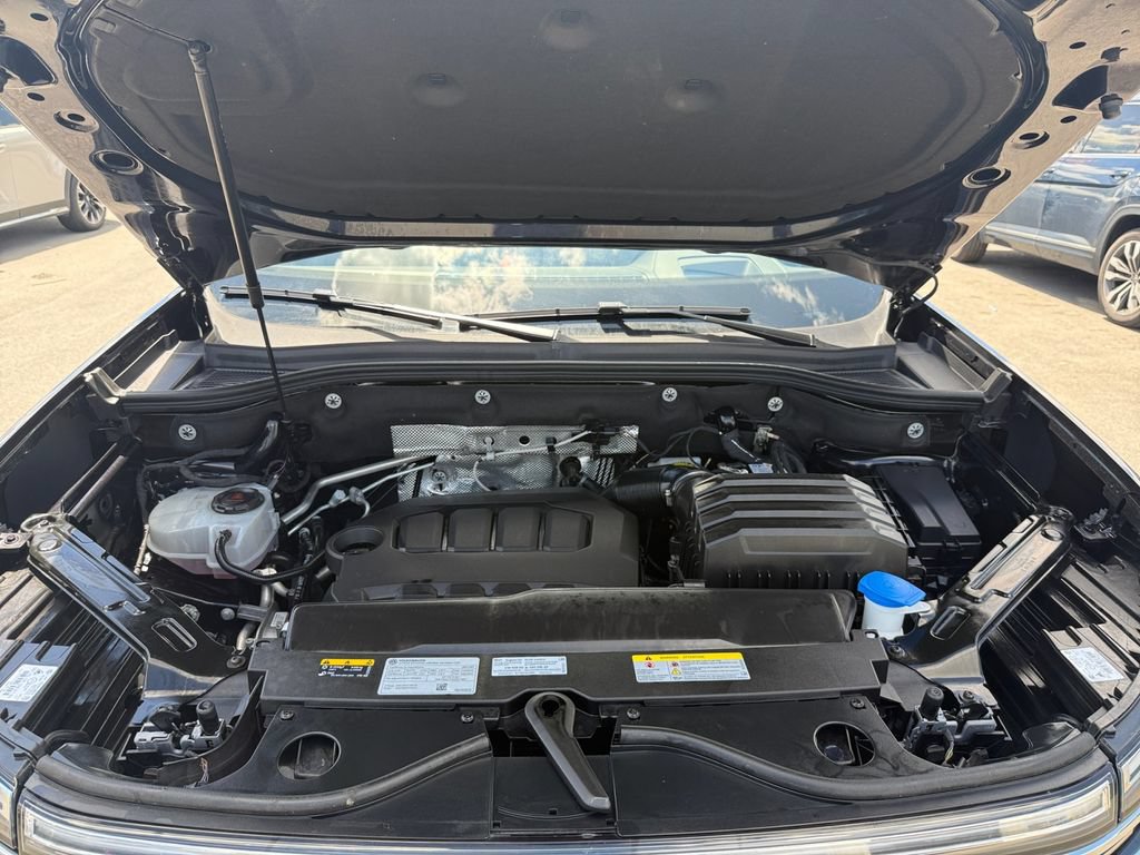 Used 2025 Volkswagen Atlas SEL AWD/4WD image 26