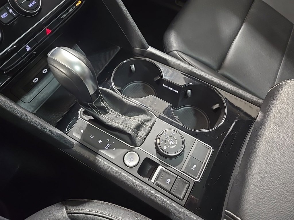 Used 2023 Volkswagen Atlas SEL R-Line image 8