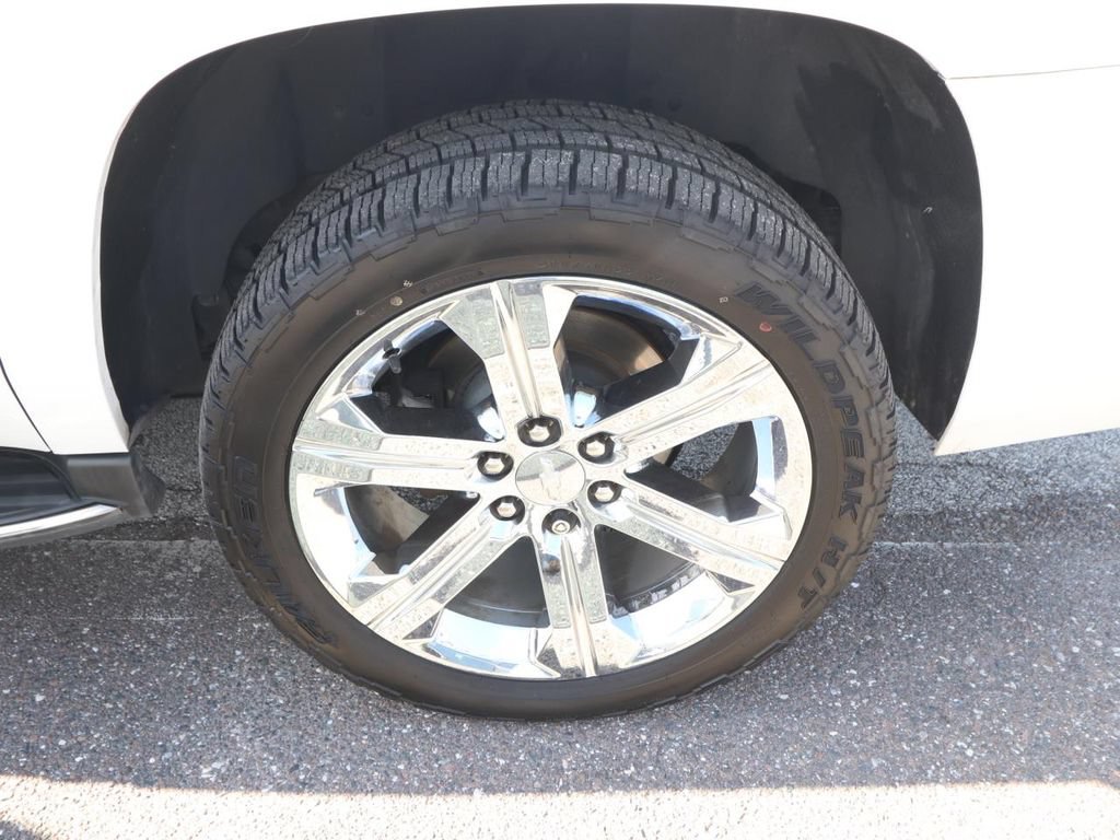 Used 2016 Chevrolet Suburban LTZ RWD image 13