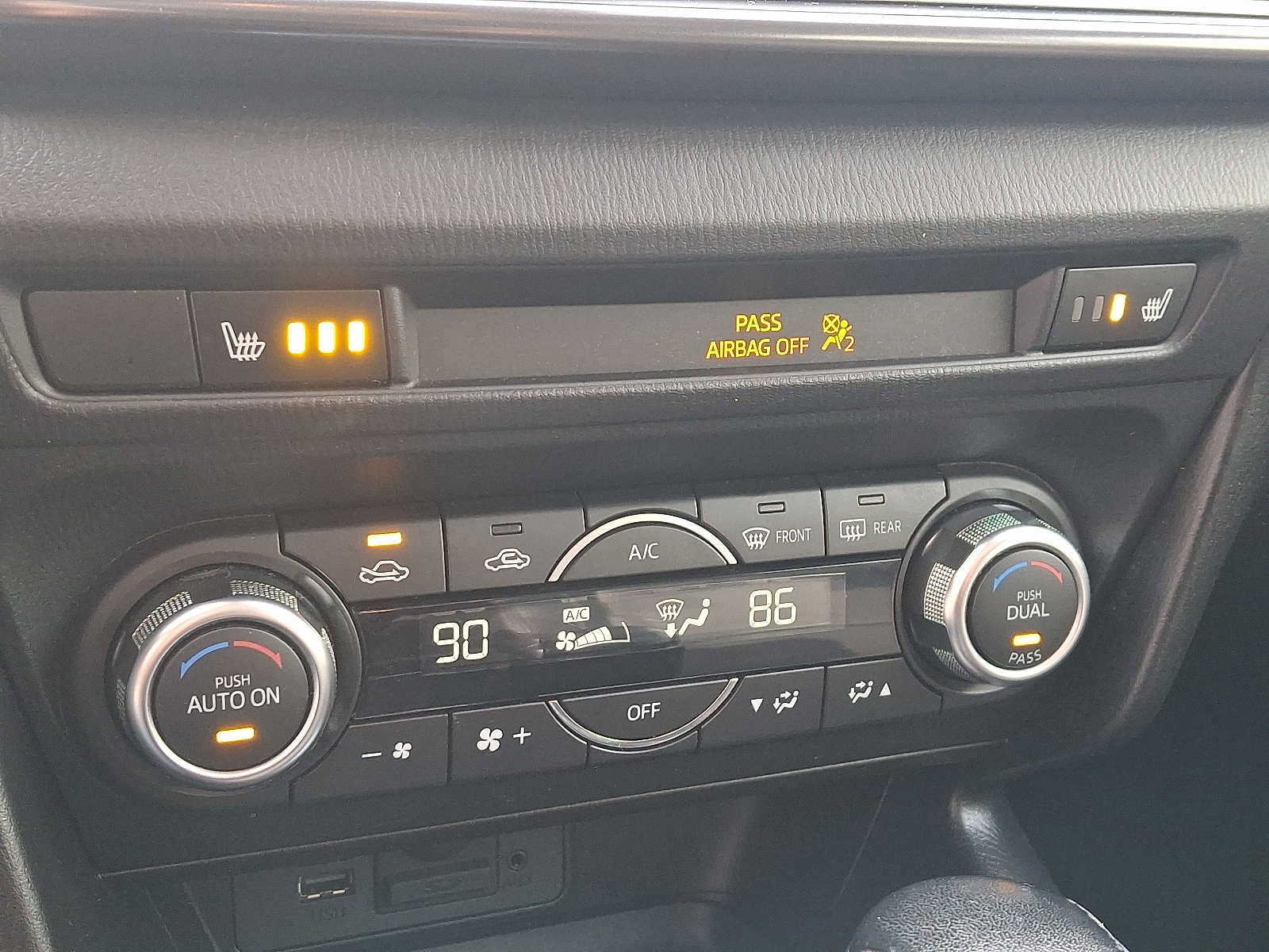 Used 2018 MAZDA MAZDA3 Grand Touring image 16