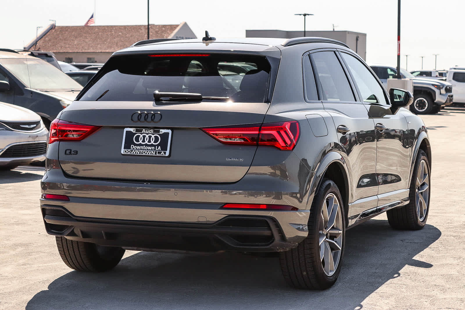 Used 2025 Audi Q3 2.0T Premium w/ Convenience Package AWD/4WD image 4