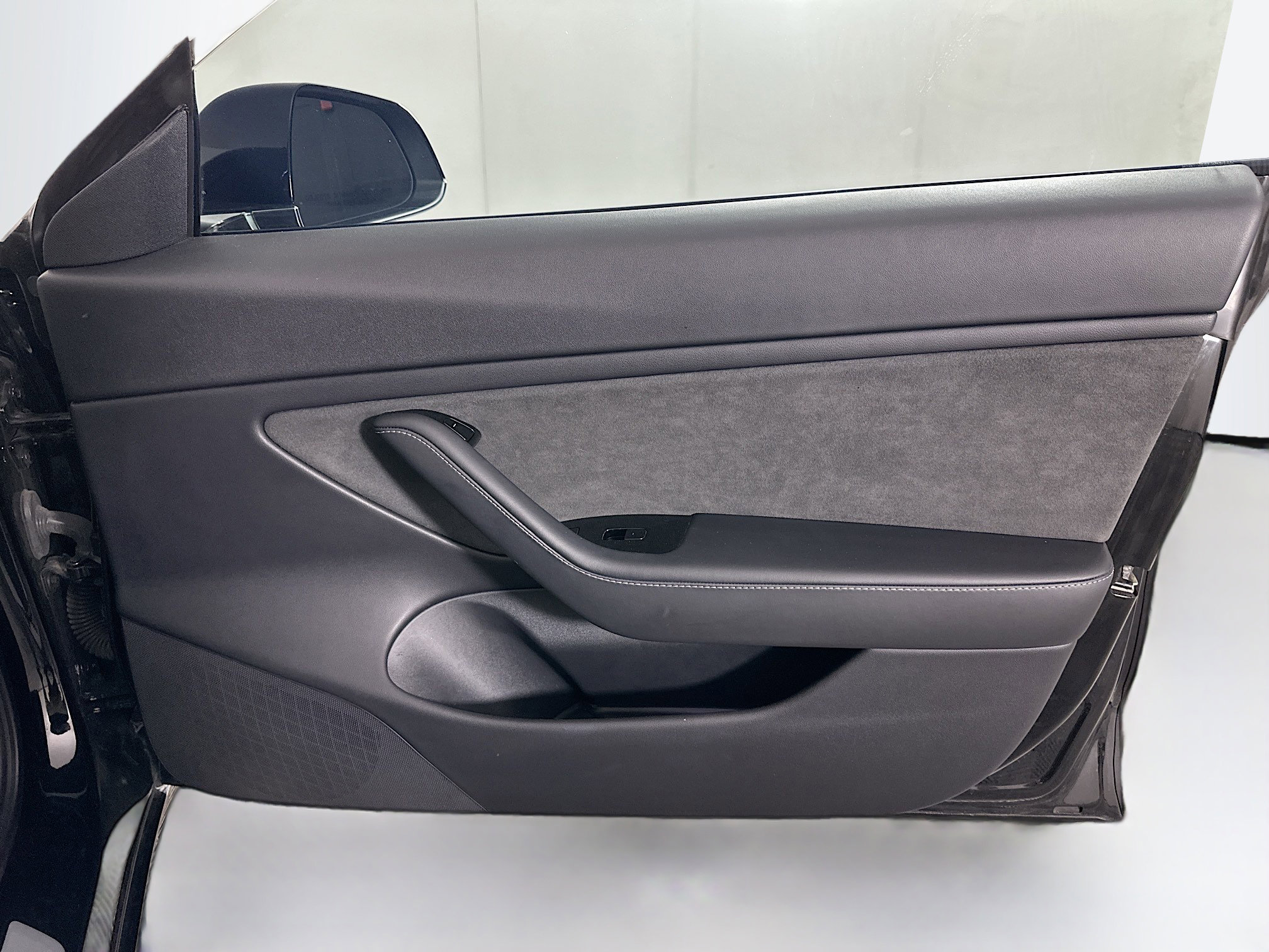 Used 2018 Tesla Model 3 Long Range AWD/4WD image 29