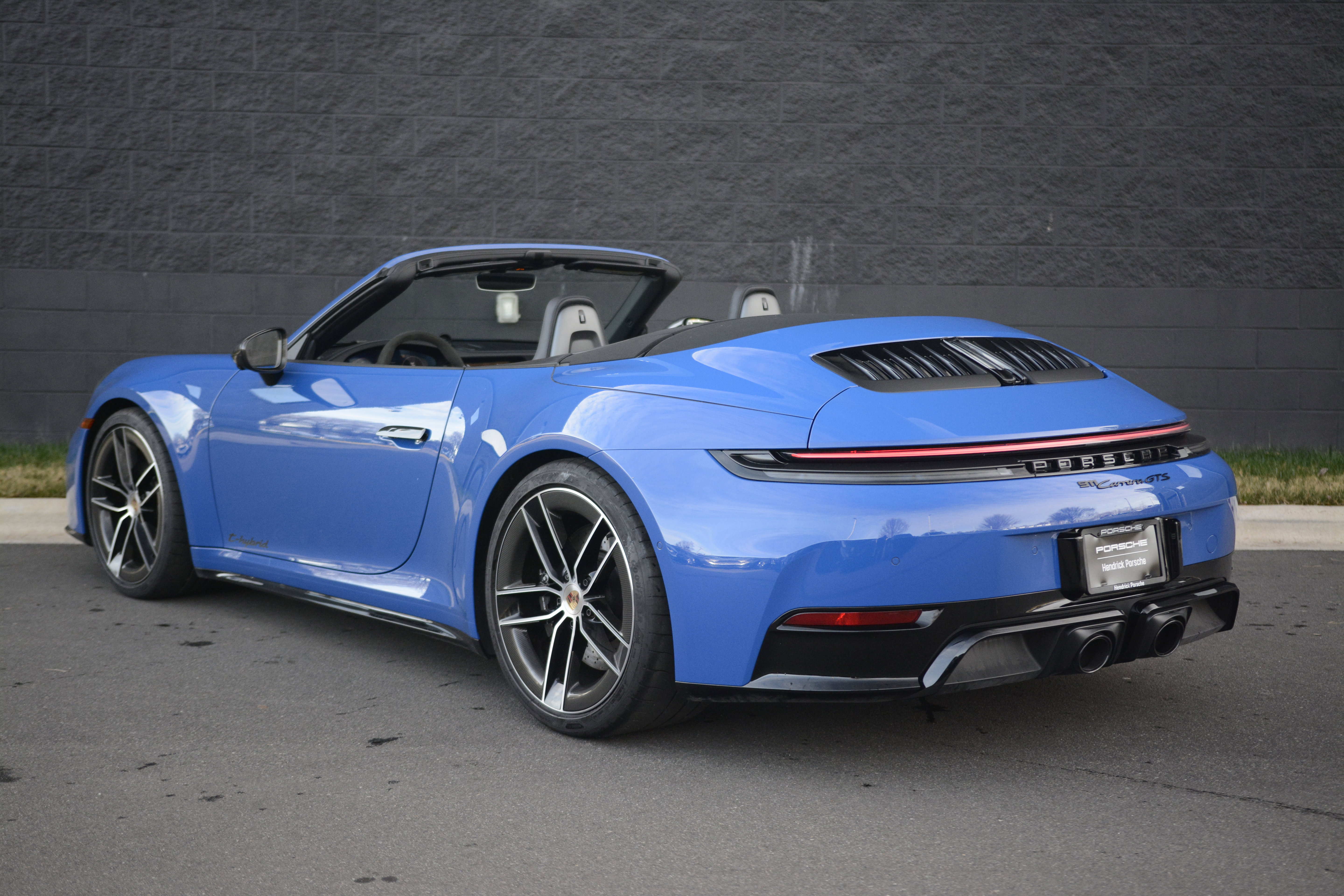 Certified 2025 Porsche 911 Carrera 4 GTS AWD/4WD image 3