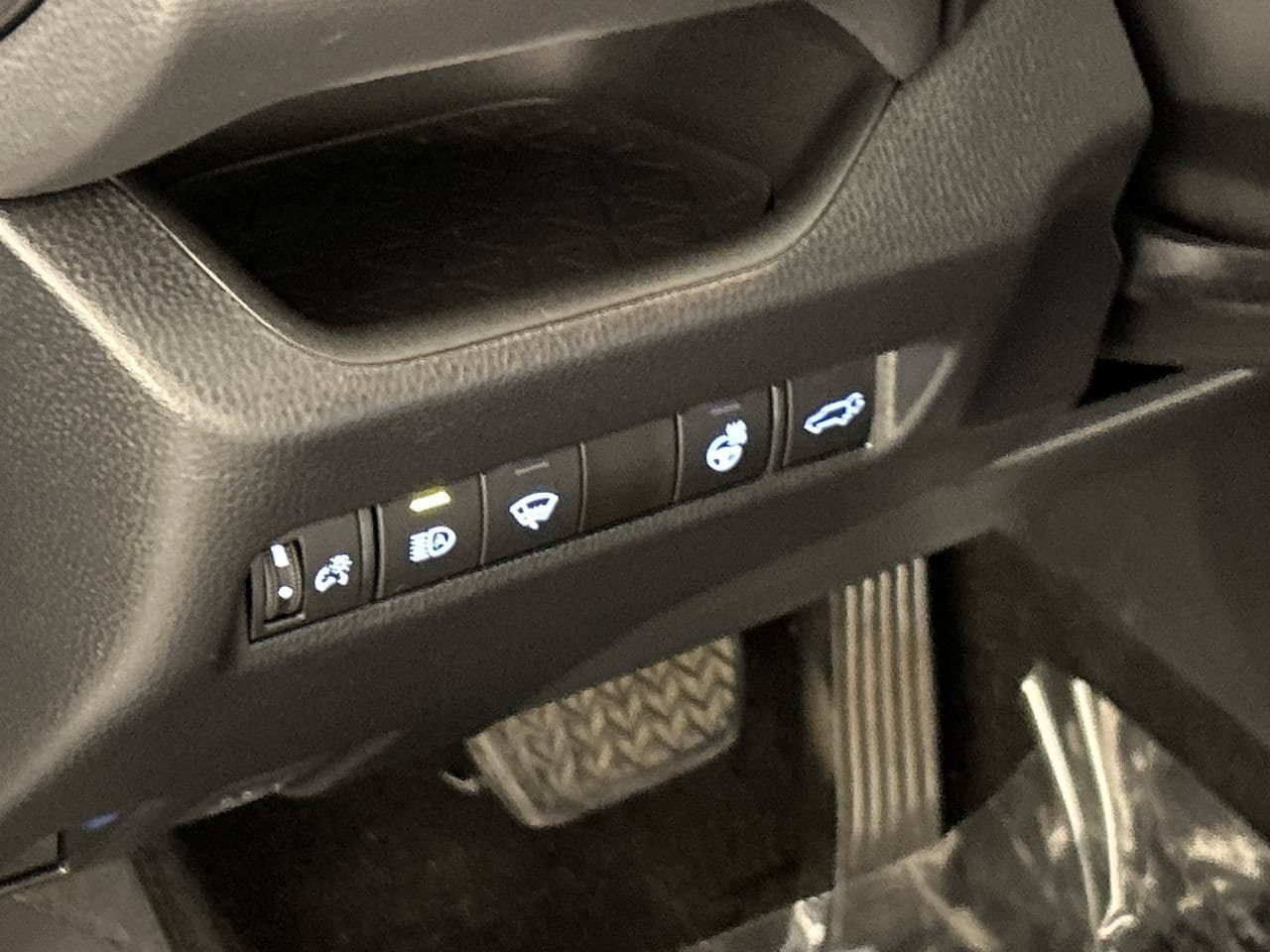 Used 2021 Toyota RAV4 XLE Premium AWD/4WD image 14