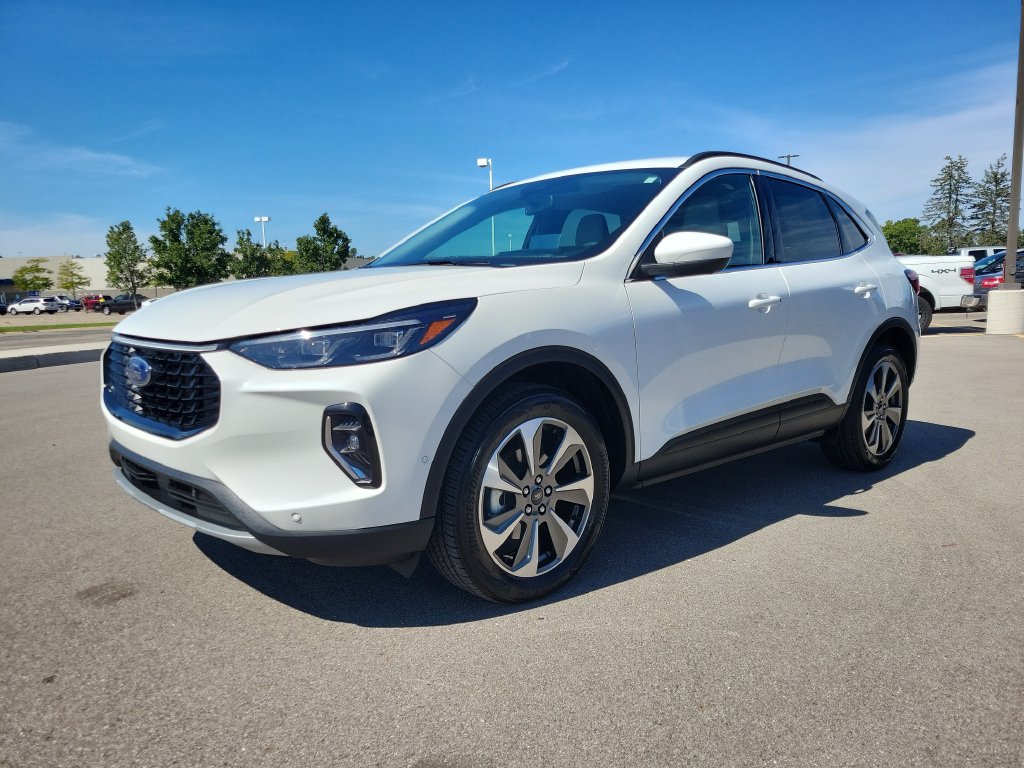 Certified 2023 Ford Escape Platinum w/ Premium Technology Package AWD/4WD image 2
