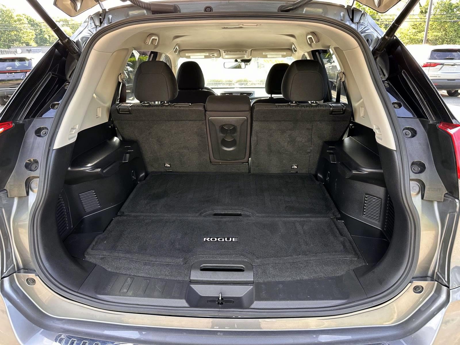 Used 2020 Nissan Rogue SV w/ Premium Package AWD/4WD image 7