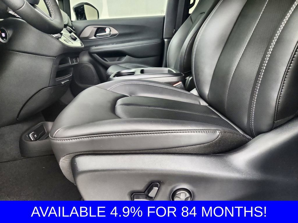 New 2026 Chrysler Pacifica Select image 20