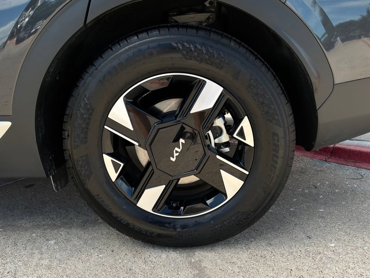 Used 2026 Kia Sportage LX FWD image 9