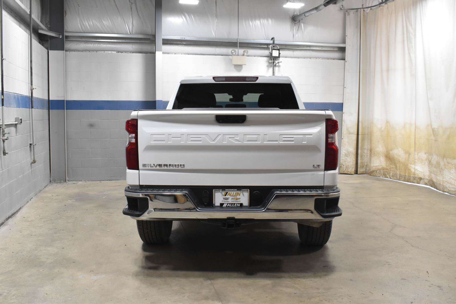Used 2023 Chevrolet Silverado 1500 LT AWD/4WD image 26