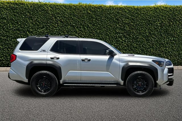 Used 2025 Toyota 4Runner TRD Off-Road Premium AWD/4WD image 3
