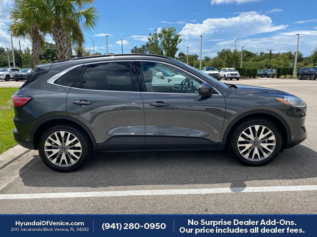 Used 2020 Ford Escape Titanium w/ Titanium Premium Package 2.0 AWD/4WD image 35