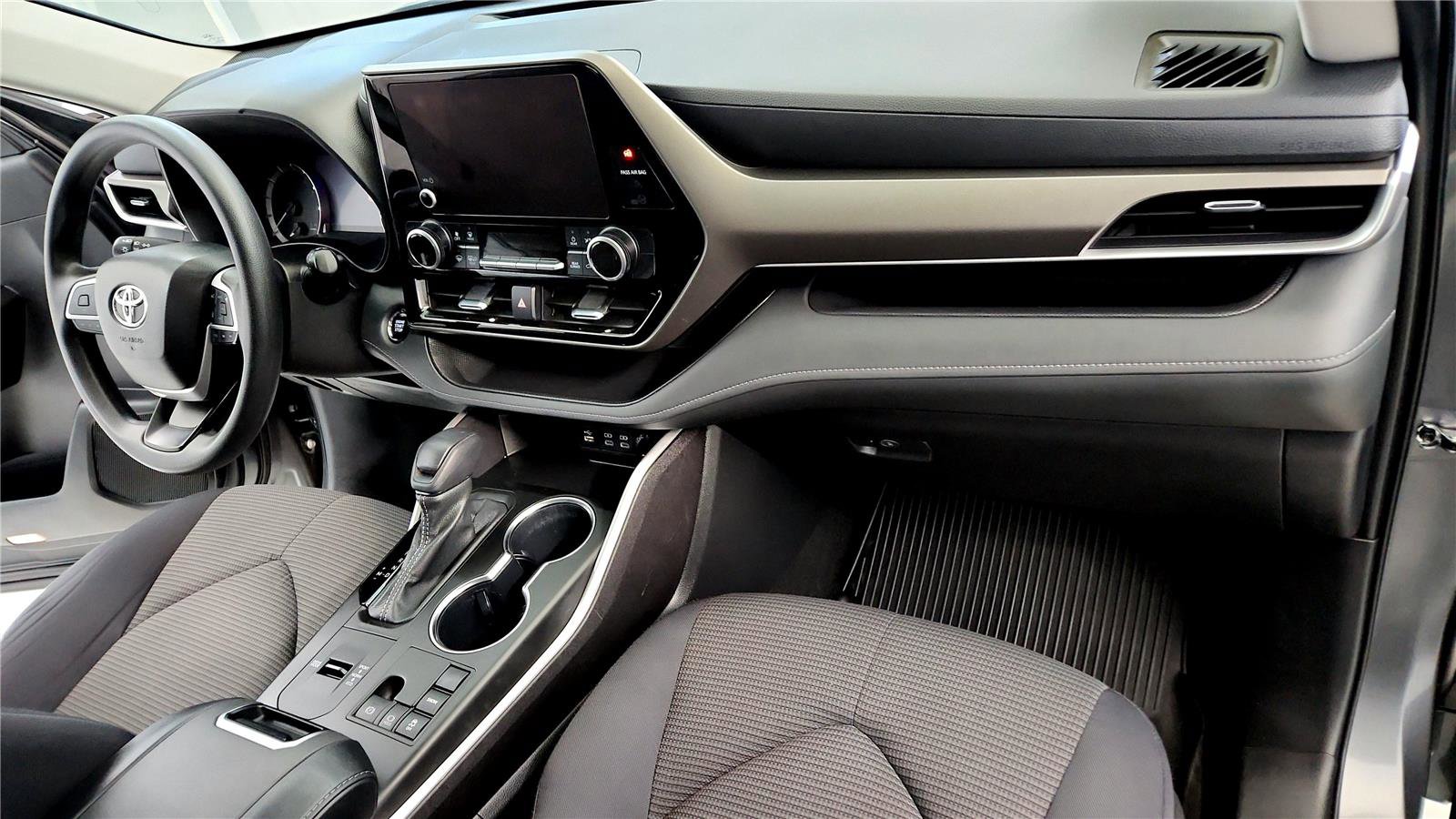 Certified 2023 Toyota Highlander L image 15