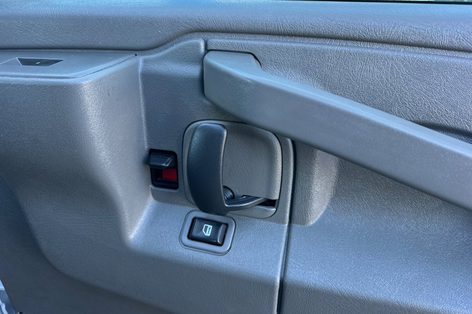 Used 2023 GMC Savana 2500 w/ Driver Convenience Package image 19