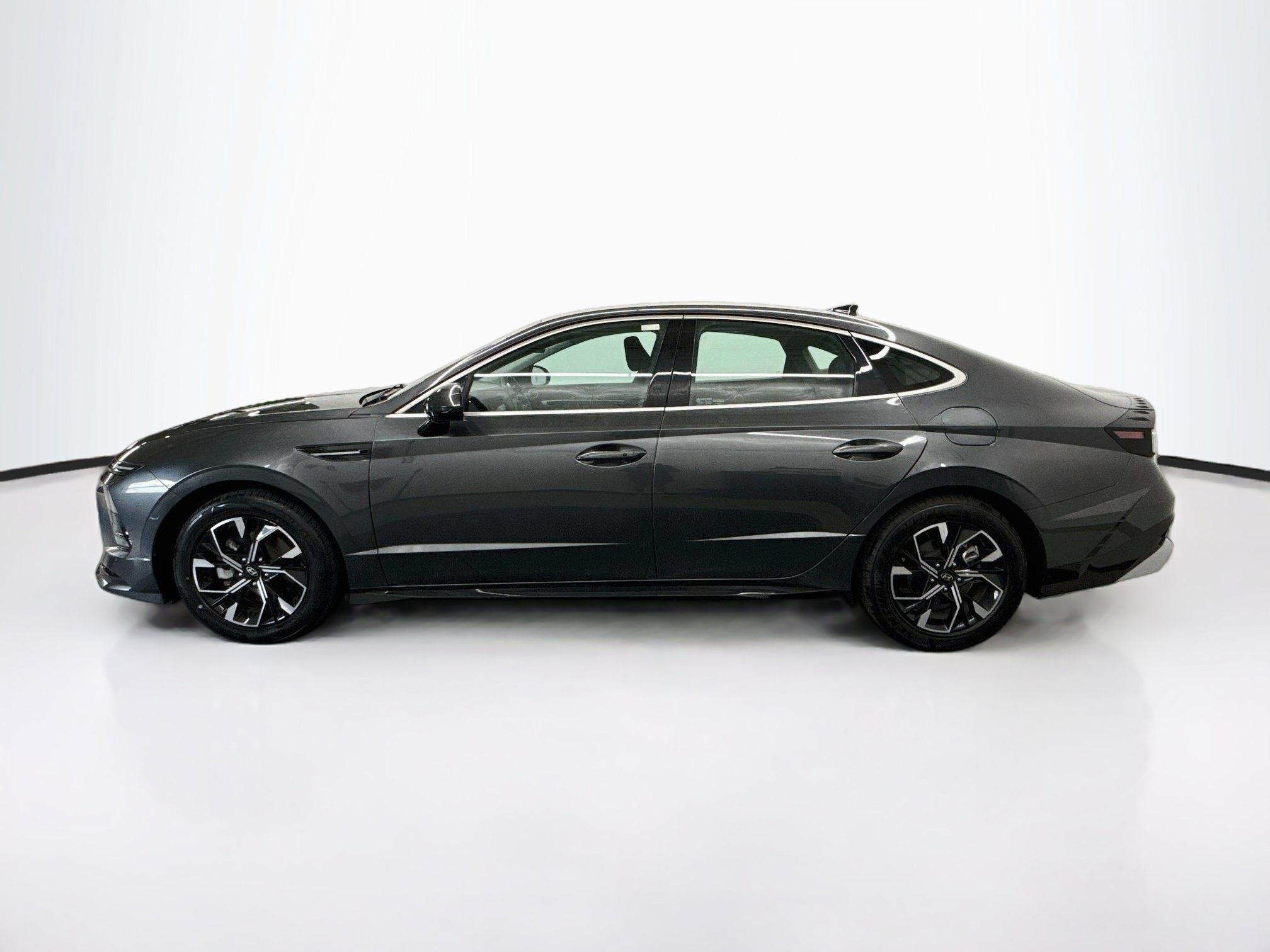 Used 2024 Hyundai Sonata SEL FWD image 4