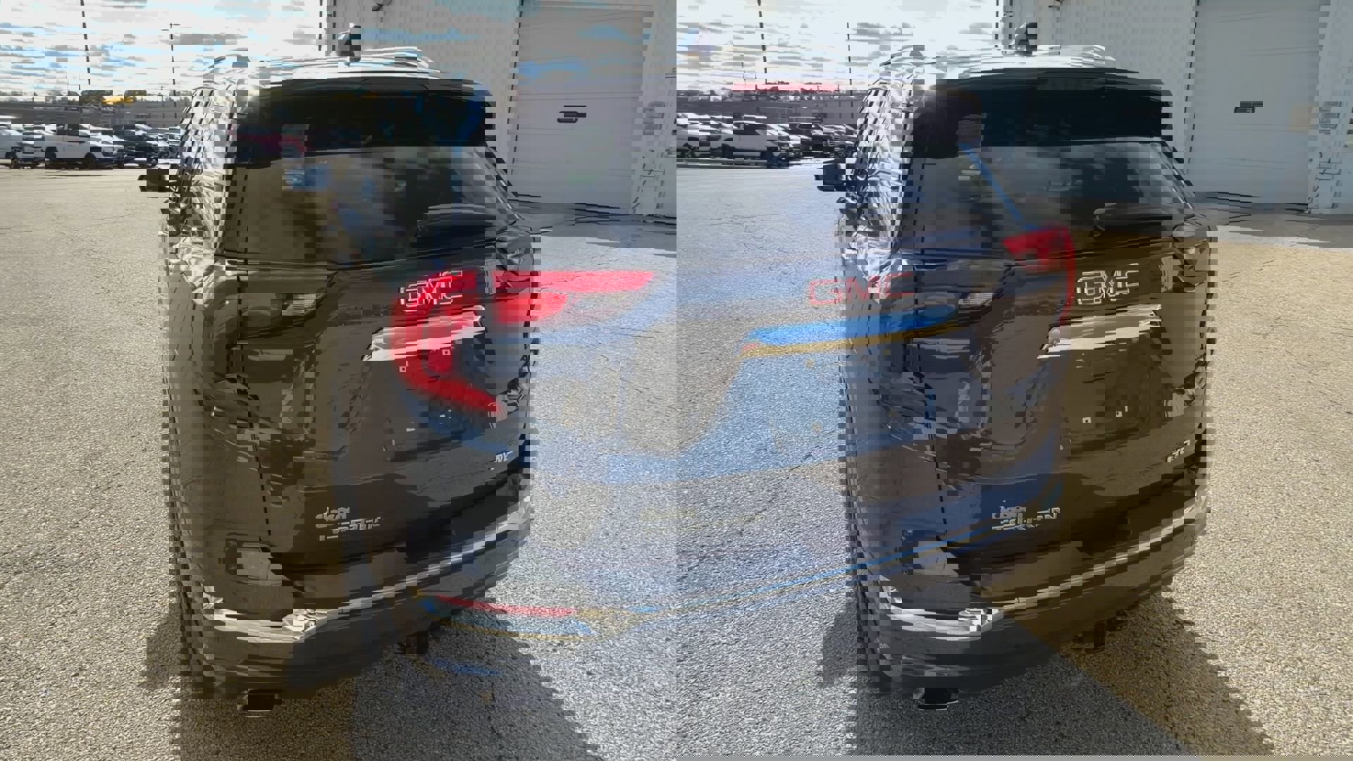 Used 2019 GMC Terrain Denali w/ Advanced Safety Package image 7