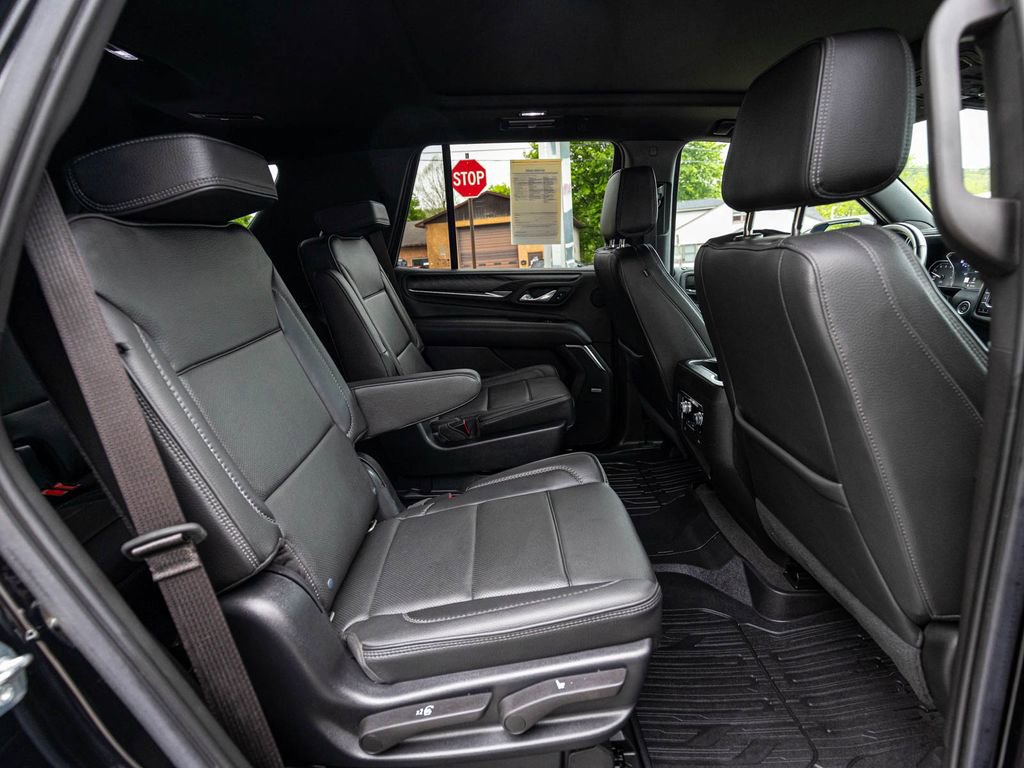 Used 2021 GMC Yukon Denali w/ Denali Premium Package AWD/4WD image 30