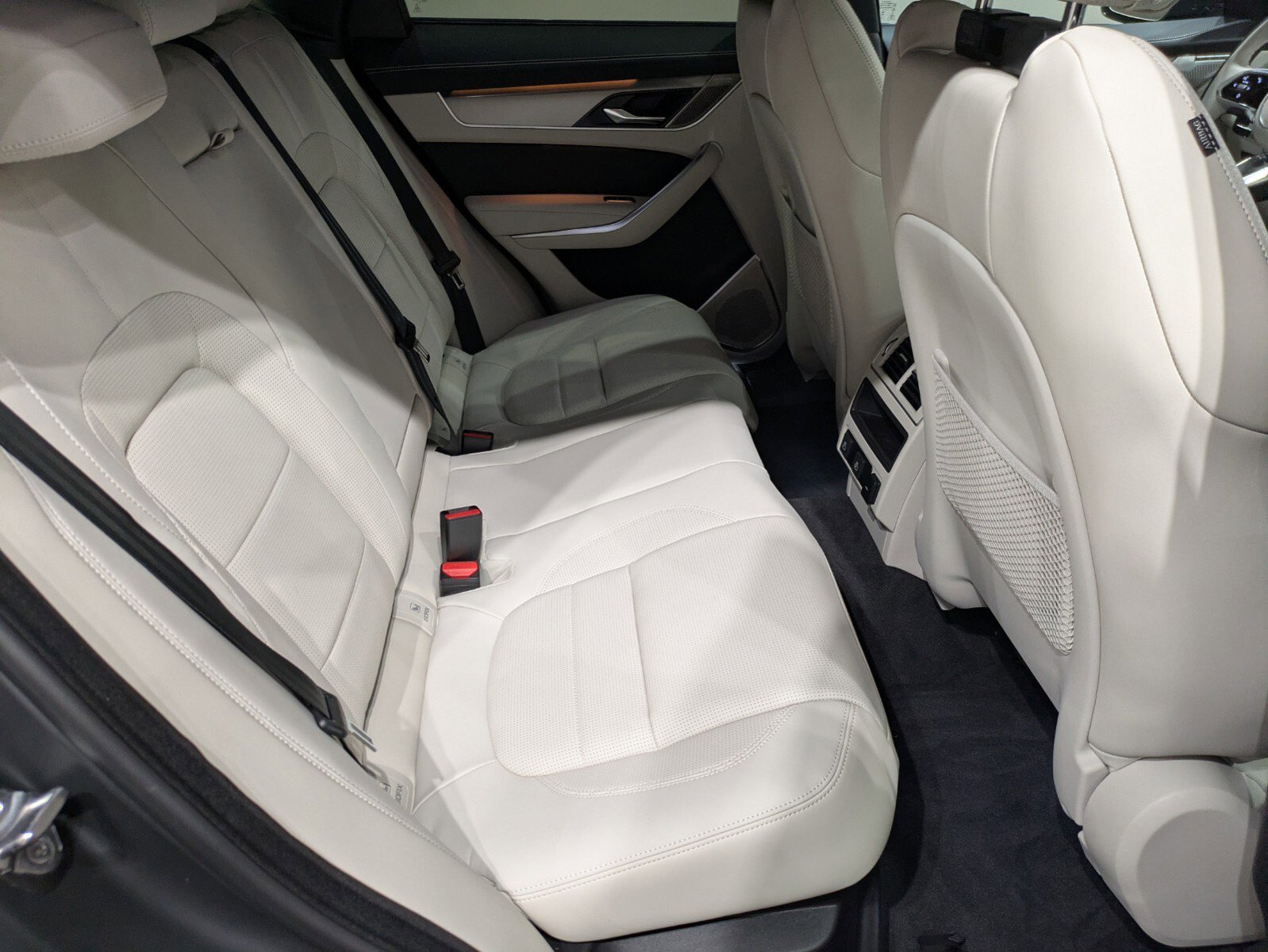 New 2026 Jaguar F-PACE R-Dynamic S image 21