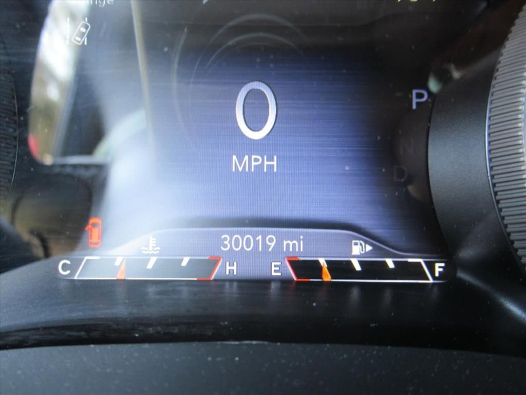 Used 2022 Jeep Cherokee Latitude Lux w/ Mopar Interior Package image 27