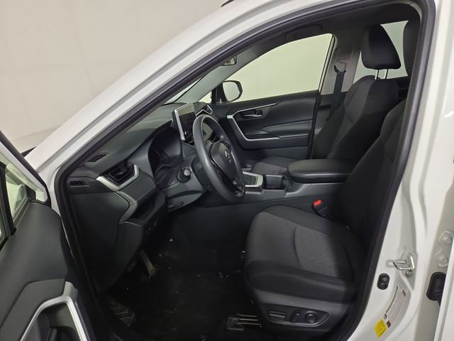 Used 2025 Toyota RAV4 XLE image 12