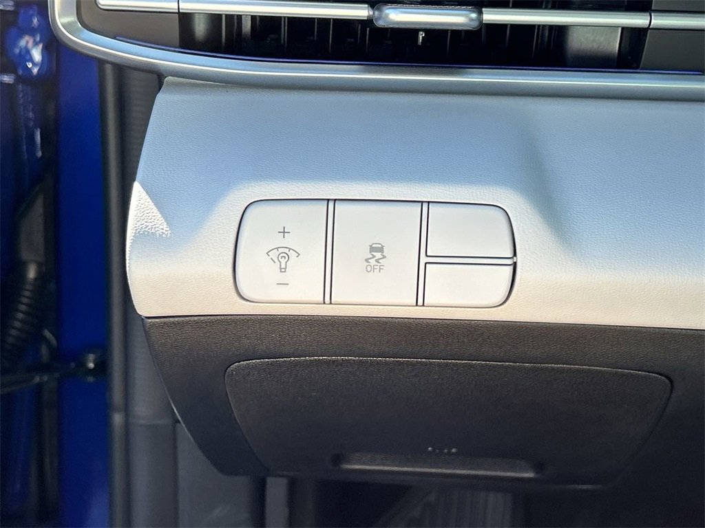 New 2025 Hyundai Elantra Limited image 26