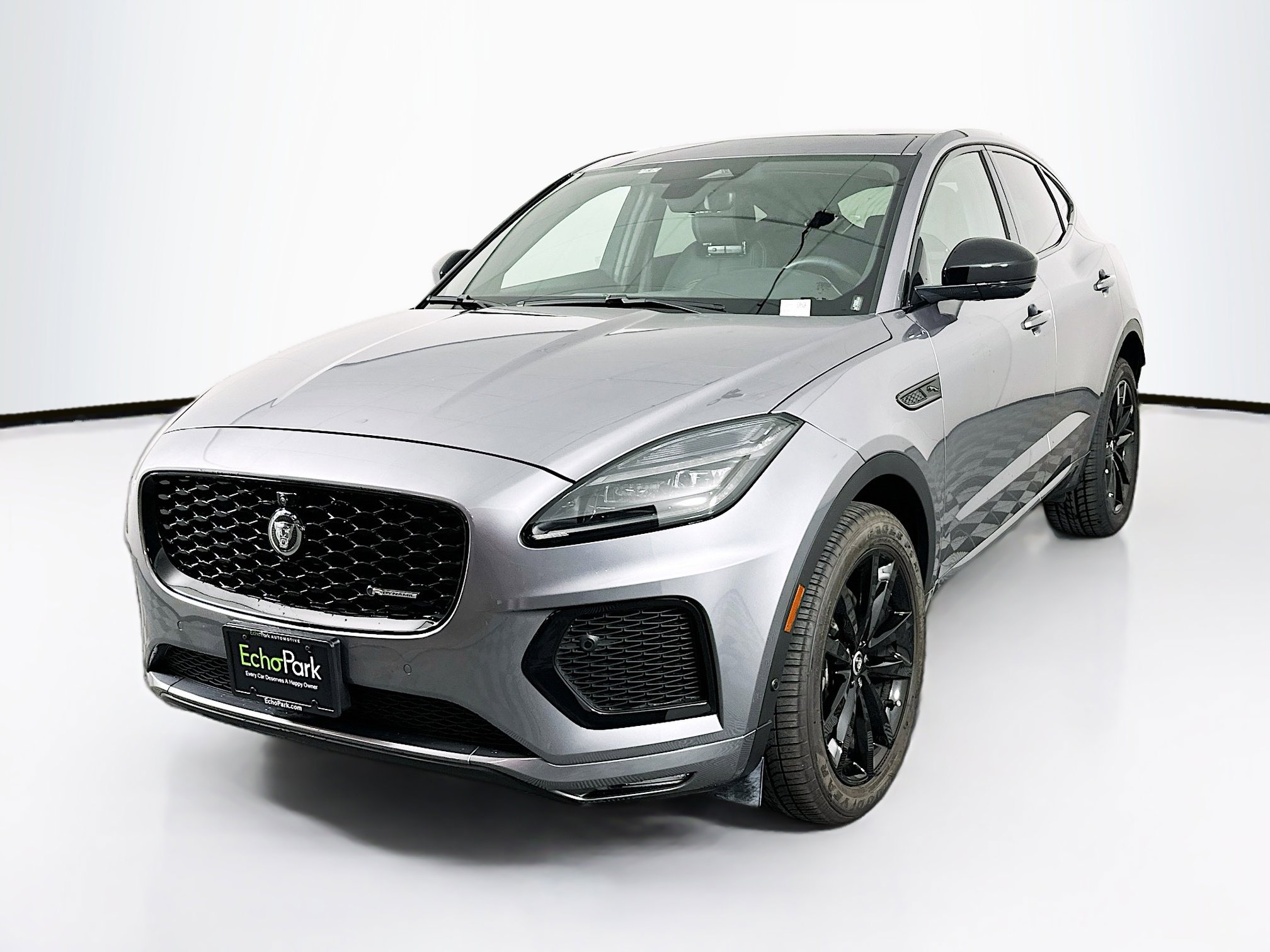 Used 2024 Jaguar E-PACE R-Dynamic SE image 3