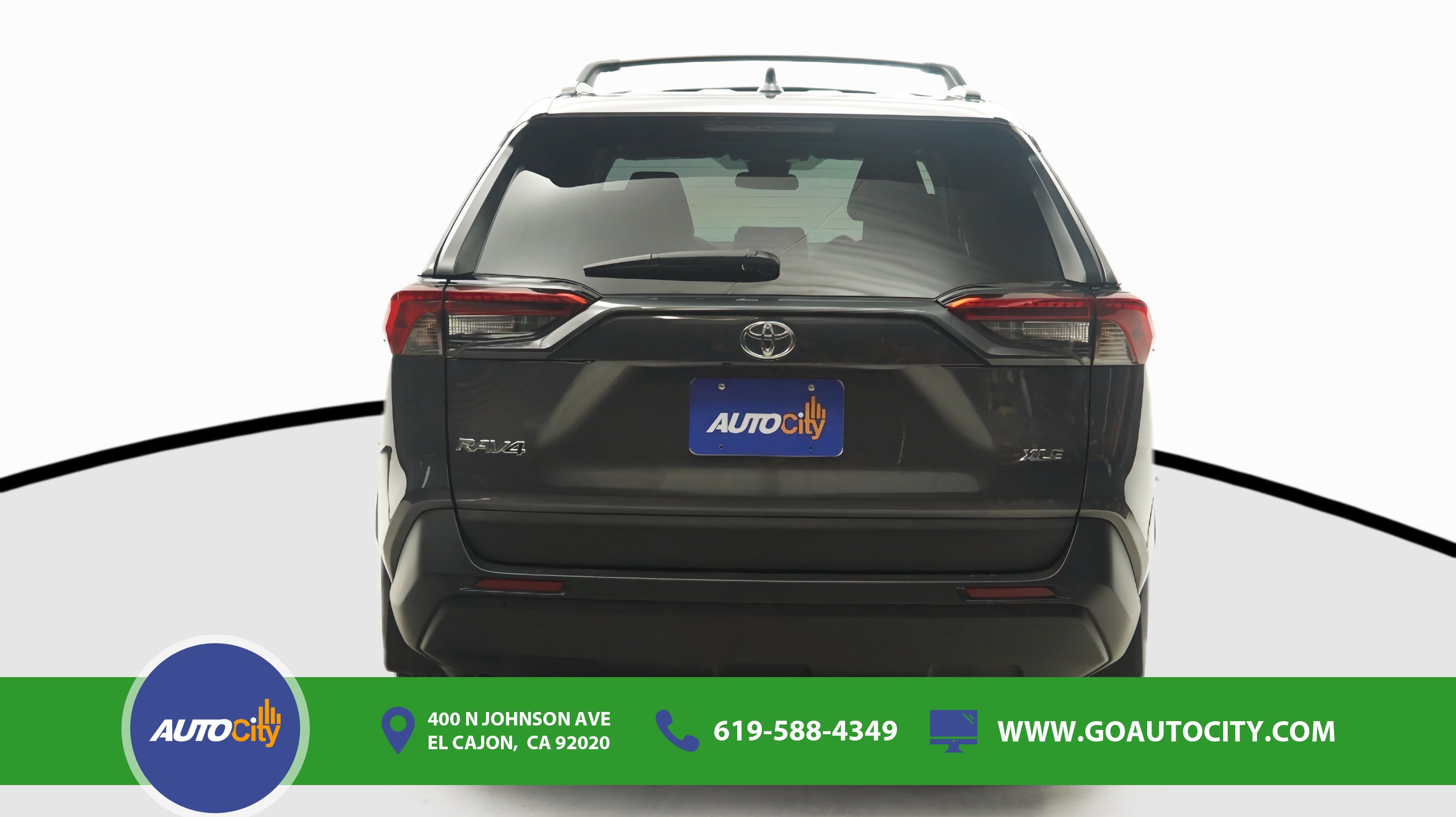 Used 2022 Toyota RAV4 XLE Premium FWD image 12