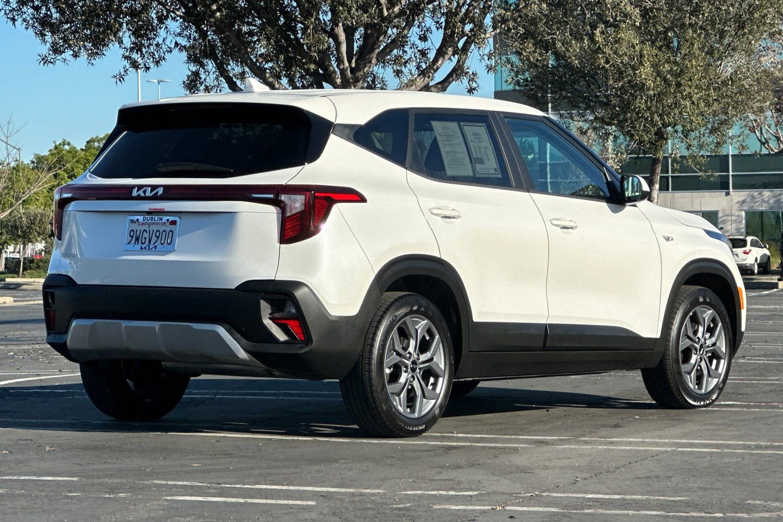 Certified 2026 Kia Seltos LX image 4