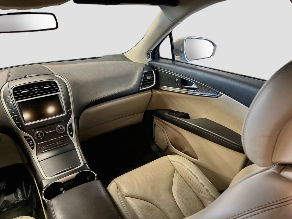 Used 2018 Lincoln MKX Select w/ Select Plus Package AWD/4WD image 24