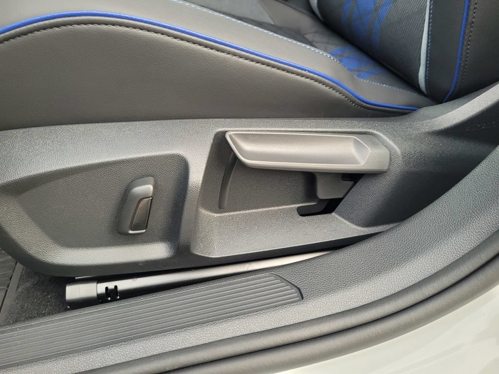 New 2026 Volkswagen Golf w/ Euro Style Package AWD/4WD image 12