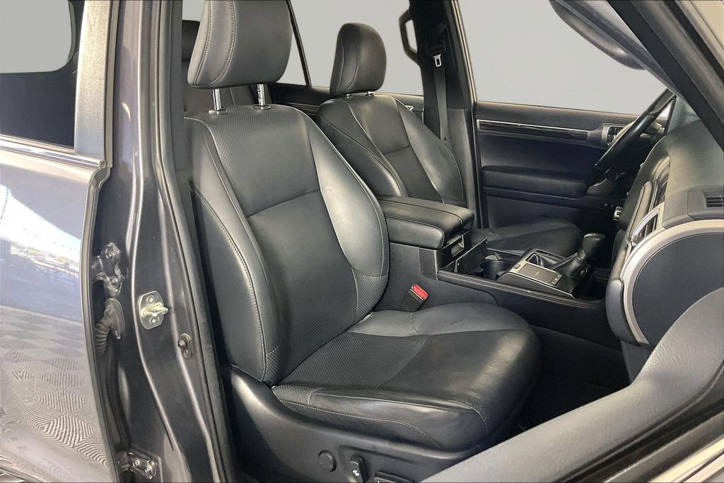 Used 2022 Lexus GX 460 Luxury w/ Off Road Package AWD/4WD image 28