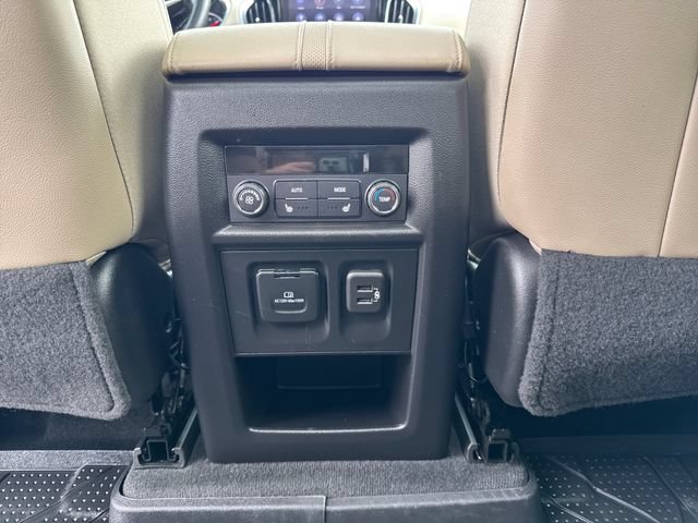 Used 2023 Chevrolet Traverse Premier w/ LPO, Floor Liner Package AWD/4WD image 31