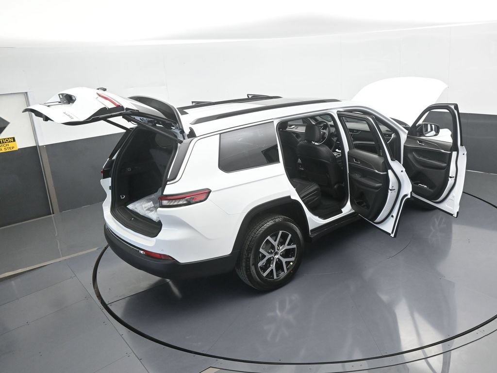 Used 2025 Jeep Grand Cherokee L Limited RWD image 65