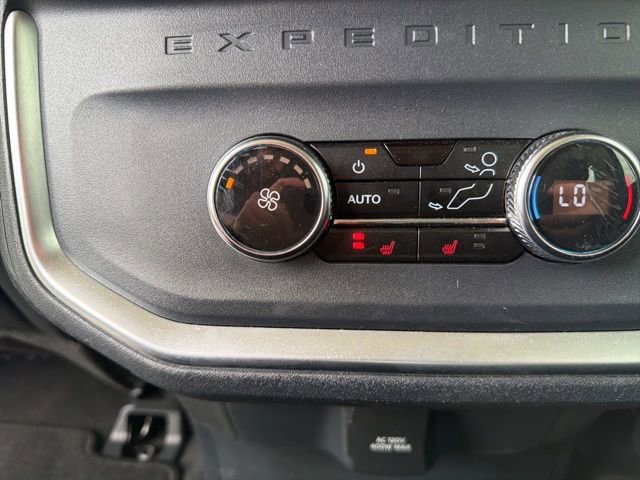 Used 2025 Ford Expedition Platinum AWD/4WD image 26