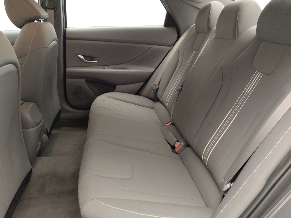 Used 2024 Hyundai Elantra SEL FWD image 18