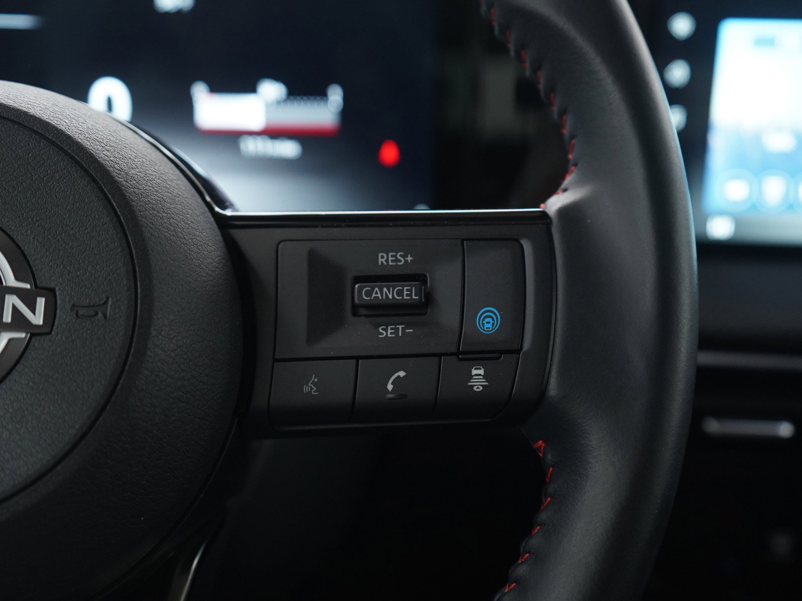 Used 2025 Nissan Kicks SR image 27