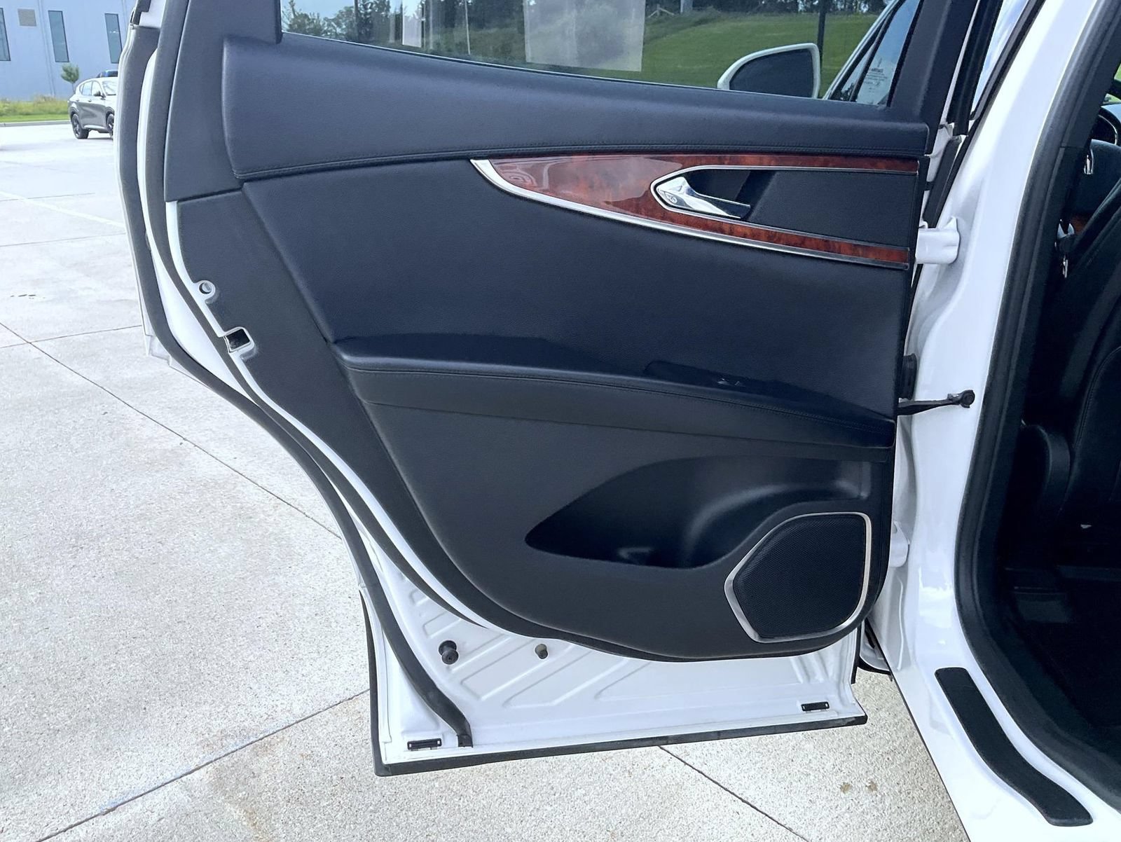 Used 2018 Lincoln MKX Reserve w/ Driver Assistance Package AWD/4WD image 18