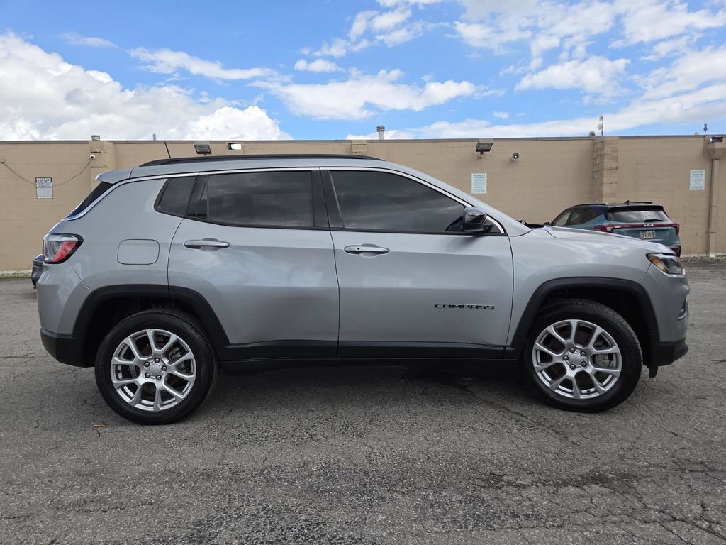 Used 2023 Jeep Compass Latitude AWD/4WD image 13