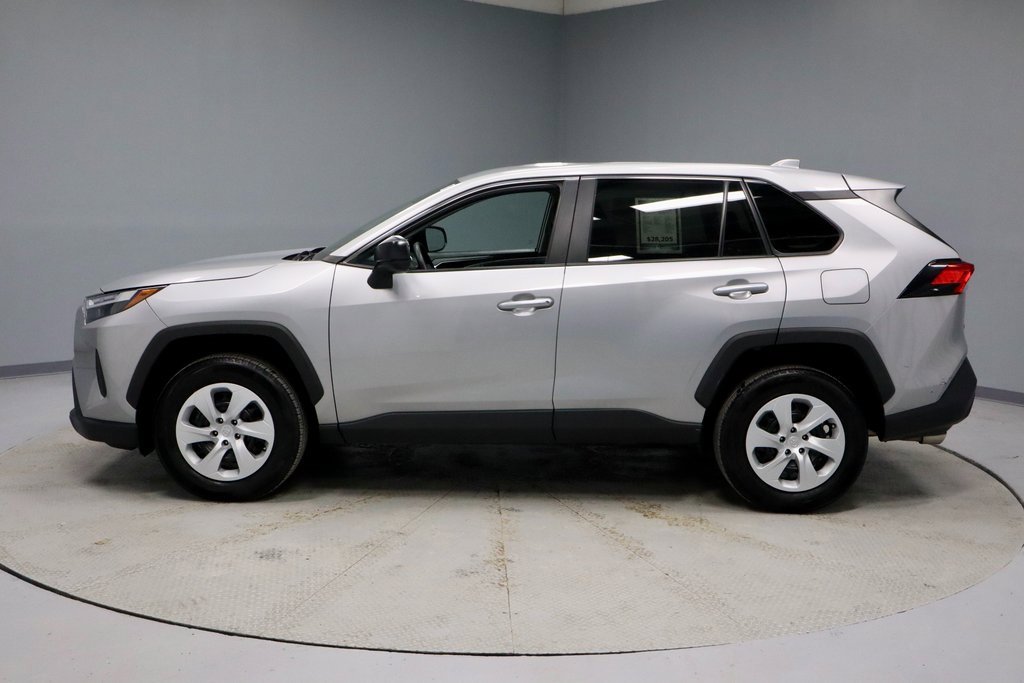 Used 2024 Toyota RAV4 LE image 7