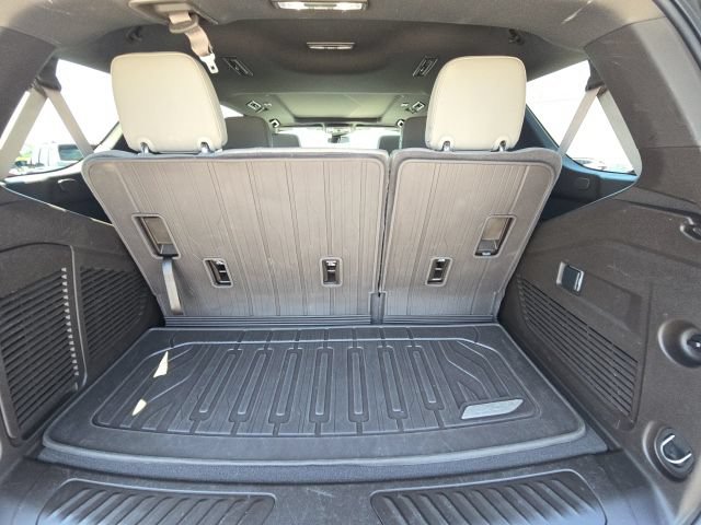 Used 2023 GMC Yukon SLT AWD/4WD image 13