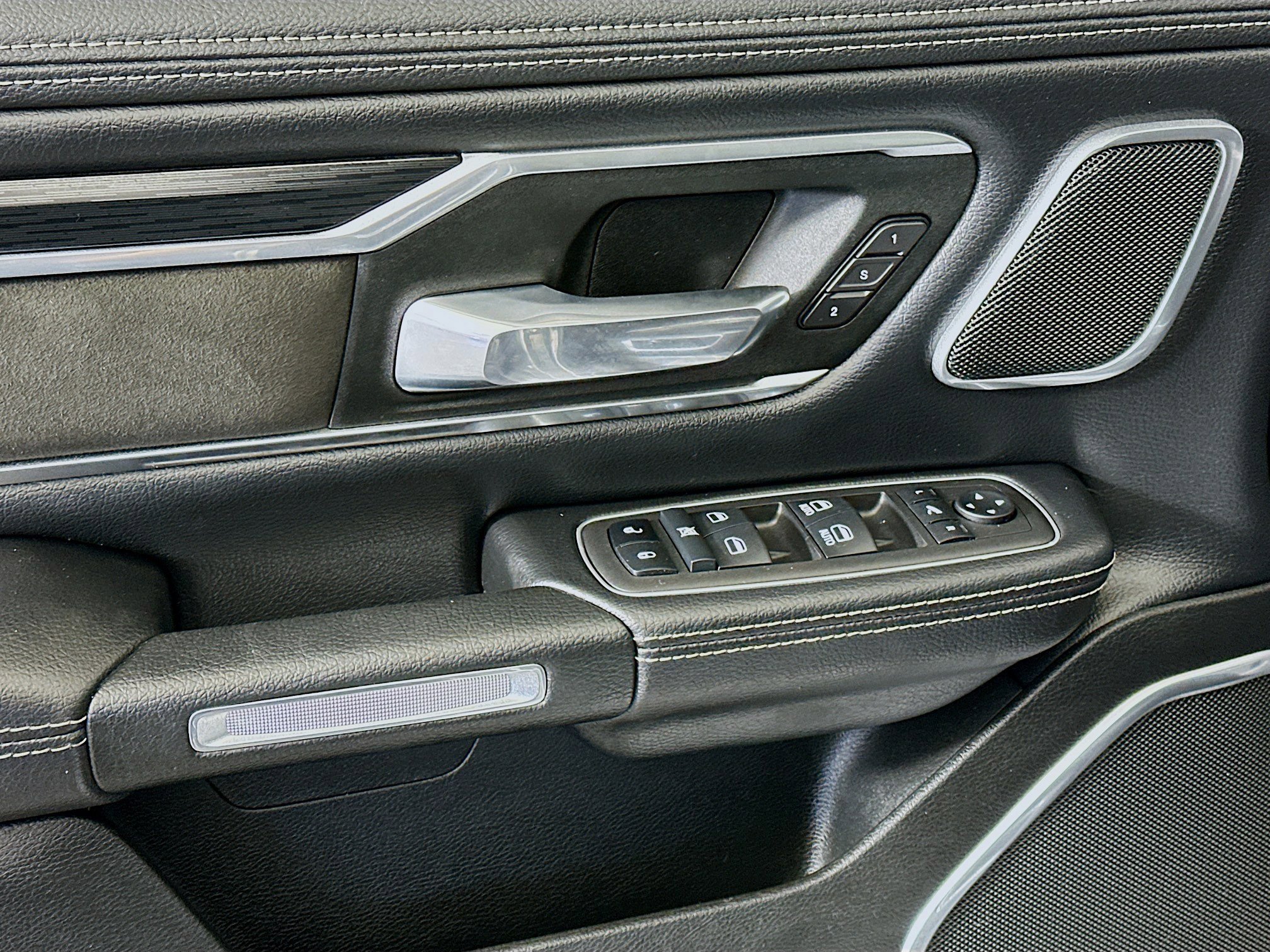 Used 2023 RAM 1500 Laramie image 15