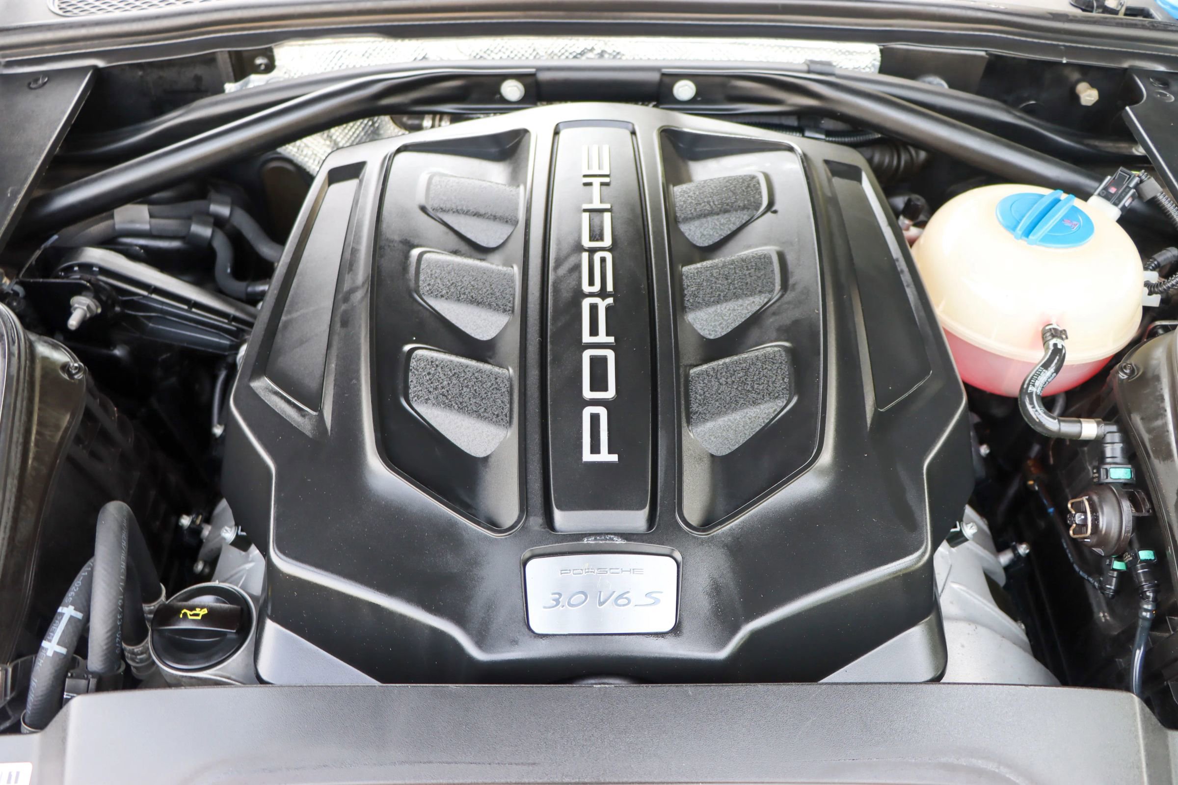 Used 2017 Porsche Macan S image 44