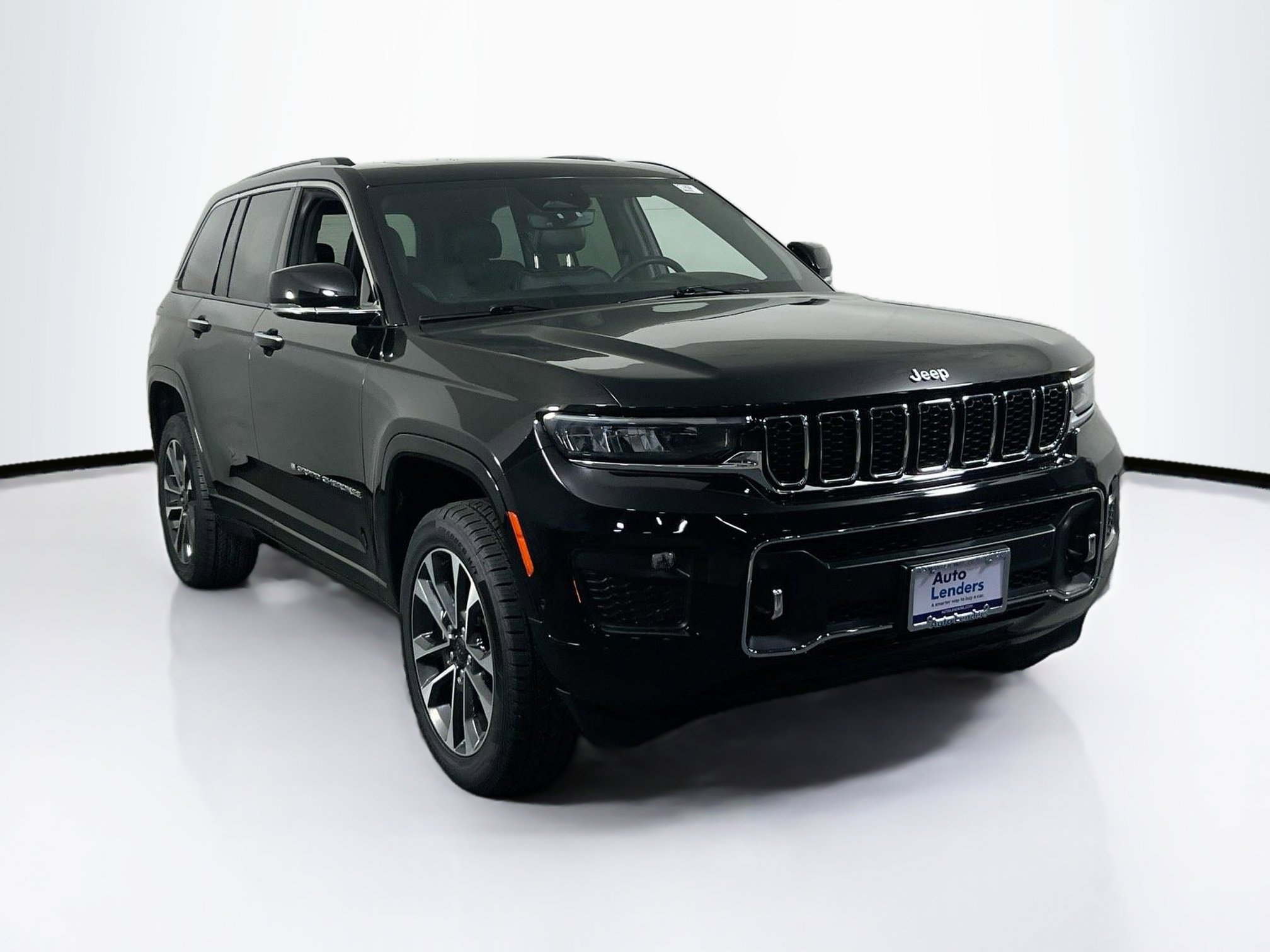 Used 2023 Jeep Grand Cherokee Overland image 3