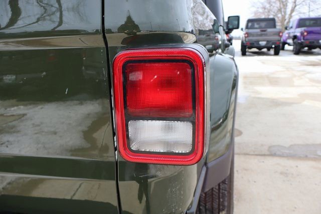 Used 2022 Jeep Gladiator Sport image 34