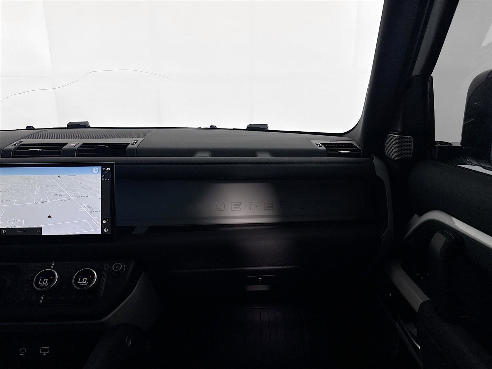 Used 2023 Land Rover Defender 130 S image 27