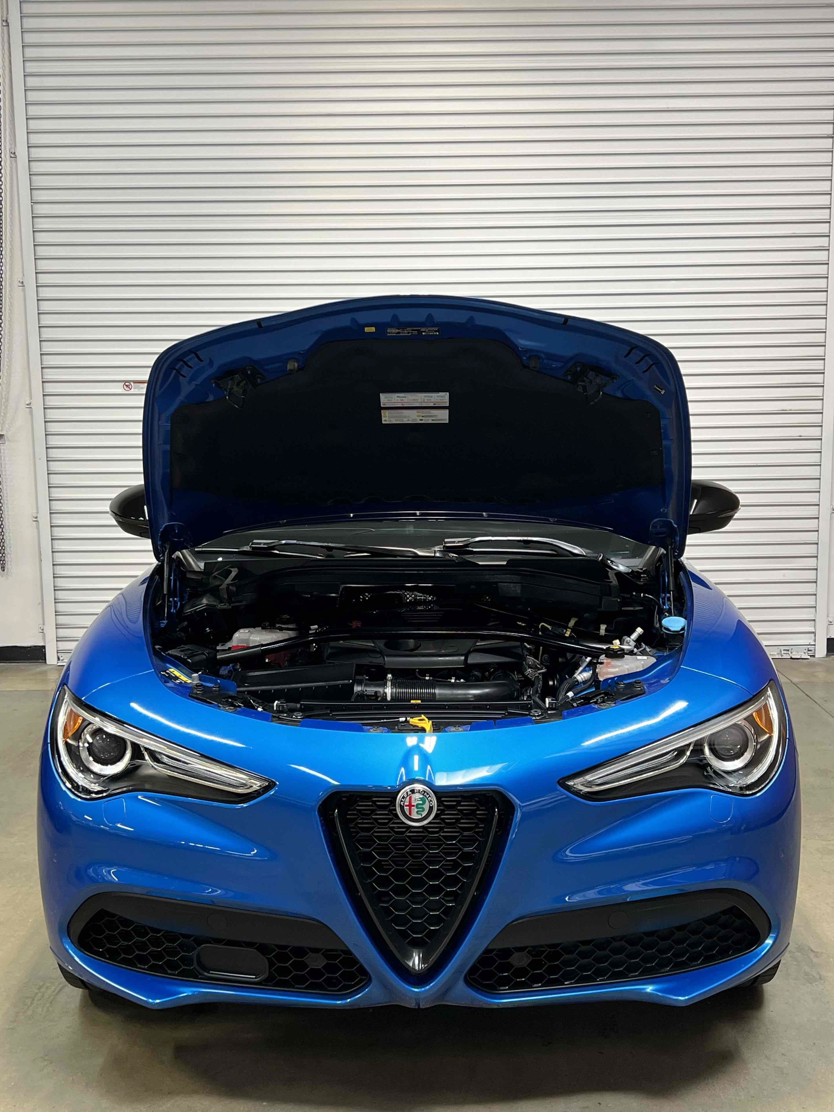 Used 2023 Alfa Romeo Stelvio Veloce AWD/4WD image 16