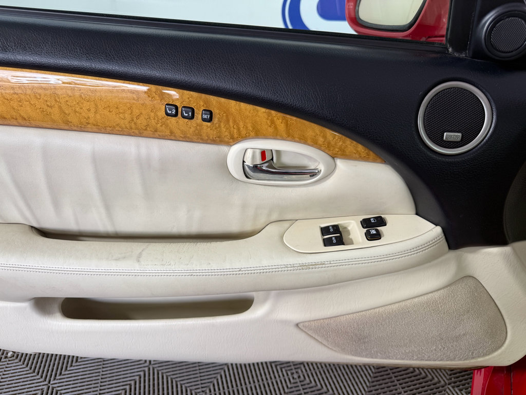 Used 2004 Lexus SC 430 Convertible image 24