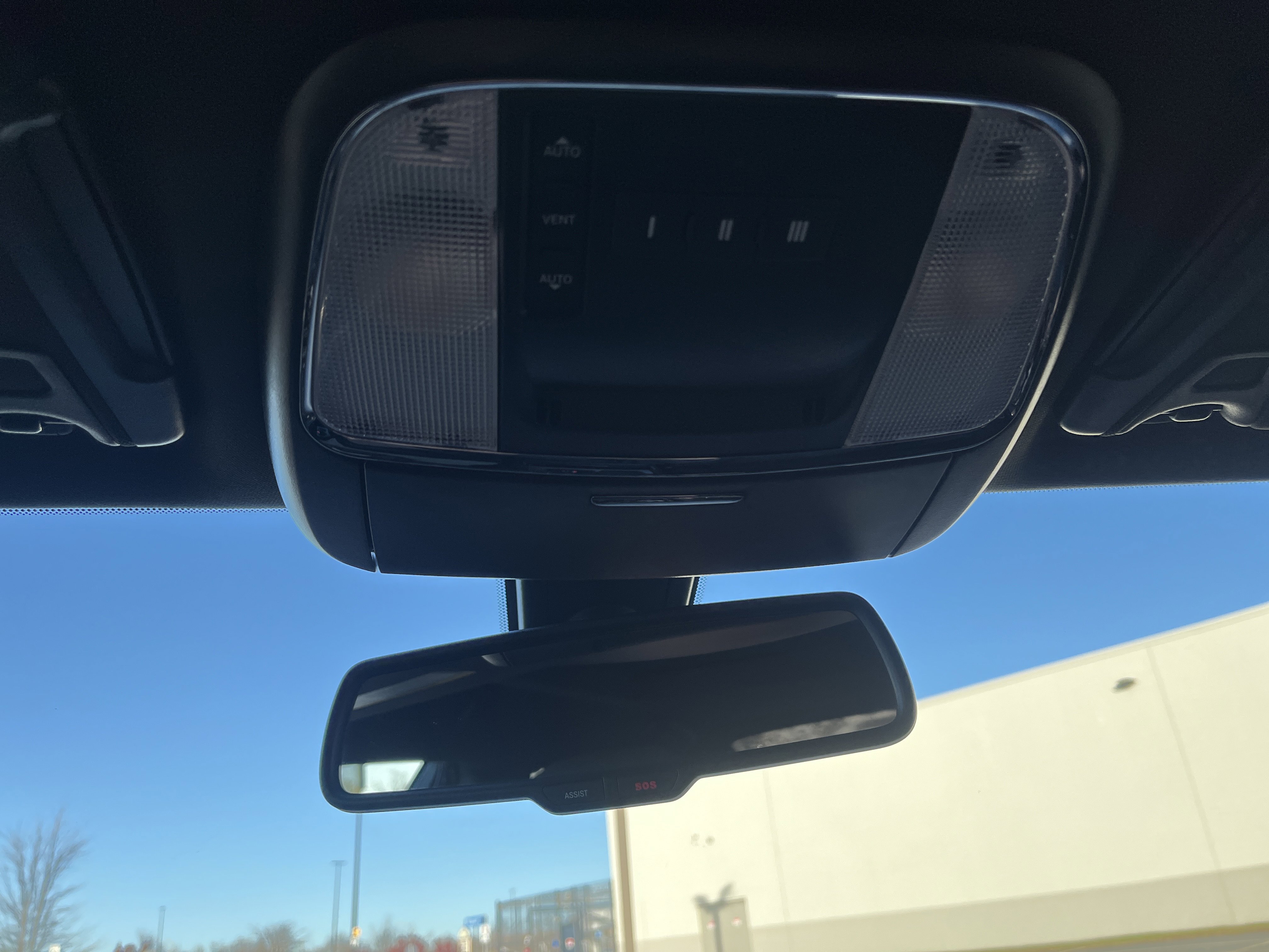 Used 2022 Dodge Charger R/T w/ Harman/Kardon Audio Group image 35