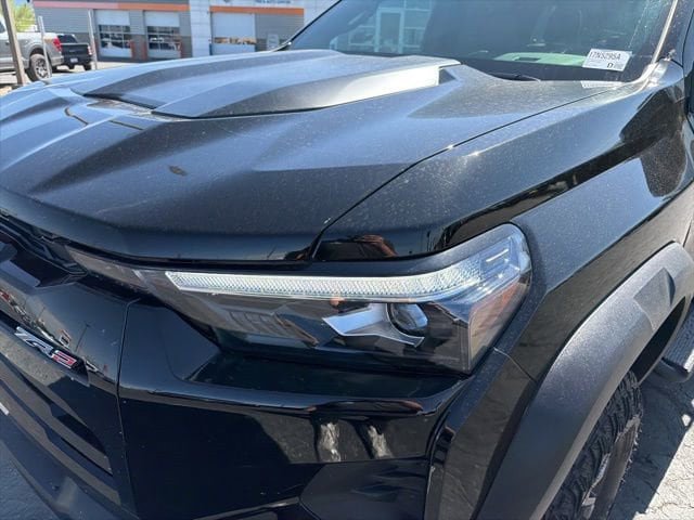 Used 2024 Chevrolet Colorado ZR2 w/ ZR2 Convenience Package III AWD/4WD image 15