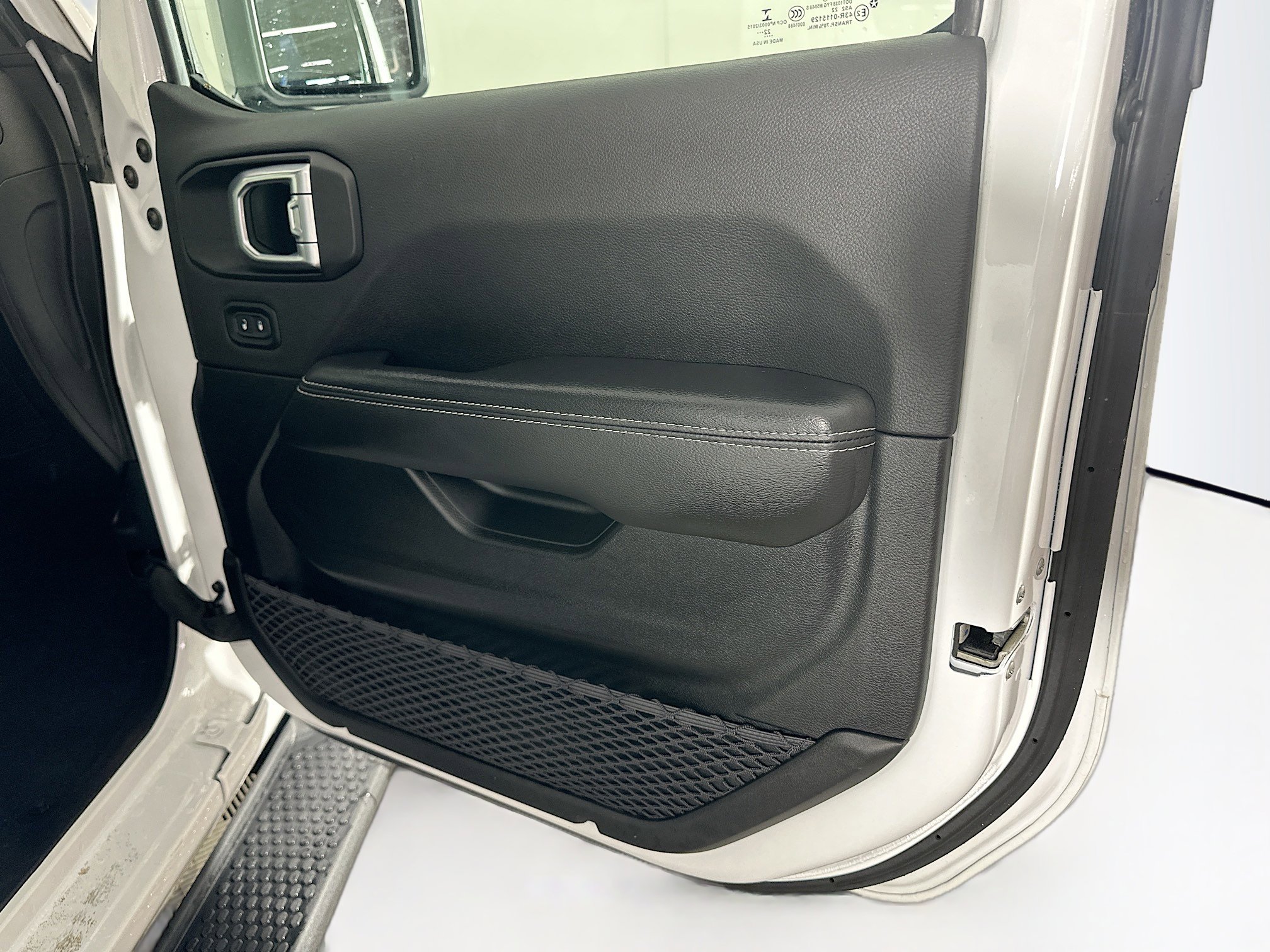 Used 2023 Jeep Wrangler Sahara w/ Cold Weather Group image 31