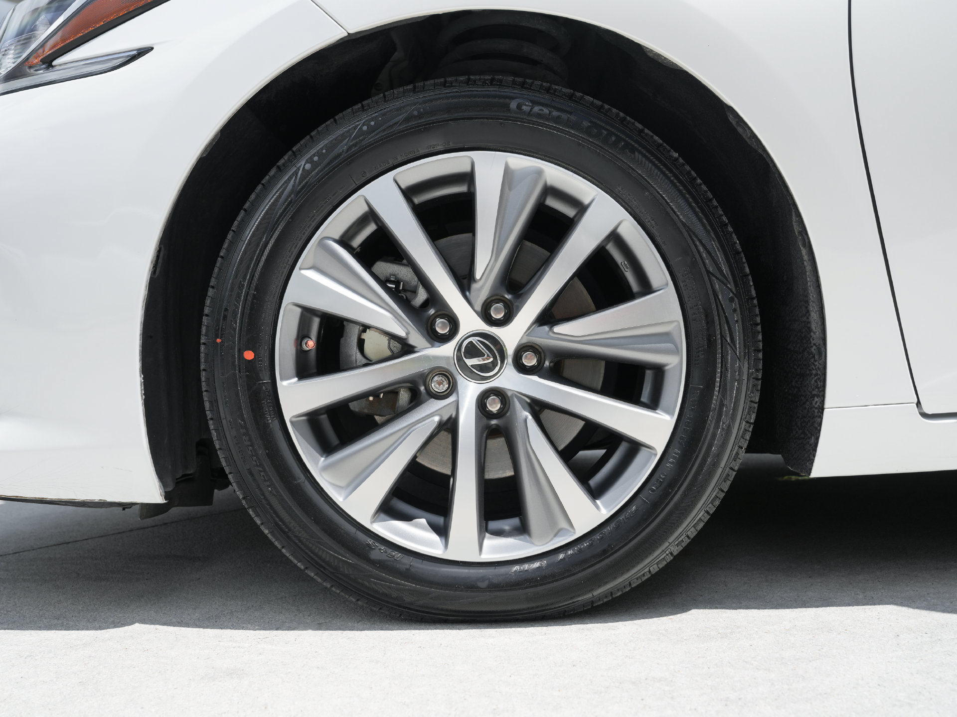 Used 2020 Lexus ES 300h w/ Premium Package FWD image 32